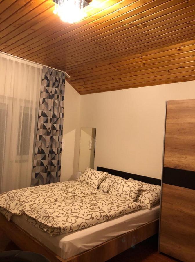 Jácint Panzió *** Hajdúszoboszló Esterno foto